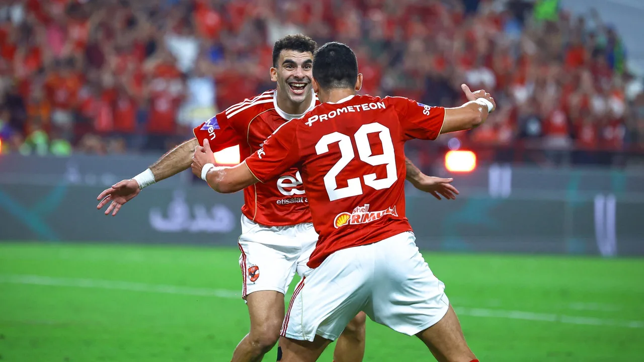 بث مباشر.. تردد القنوات الناقلة لمباراة الأهلي ويانج أفريكانز في دوري أبطال أفريقيا